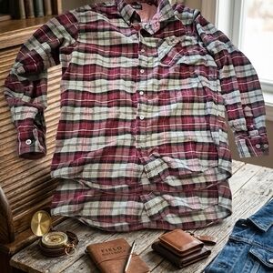 Casual Long-Sleeve Plaid Button-Down Shirt in Burgundy and Cream